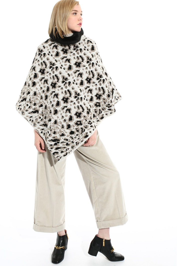 High necked poncho Intrend High necked poncho Intrend