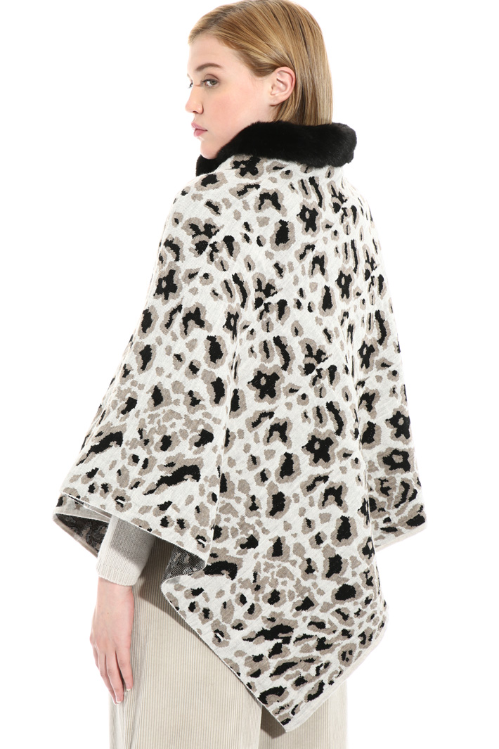 High necked poncho Intrend High necked poncho Intrend