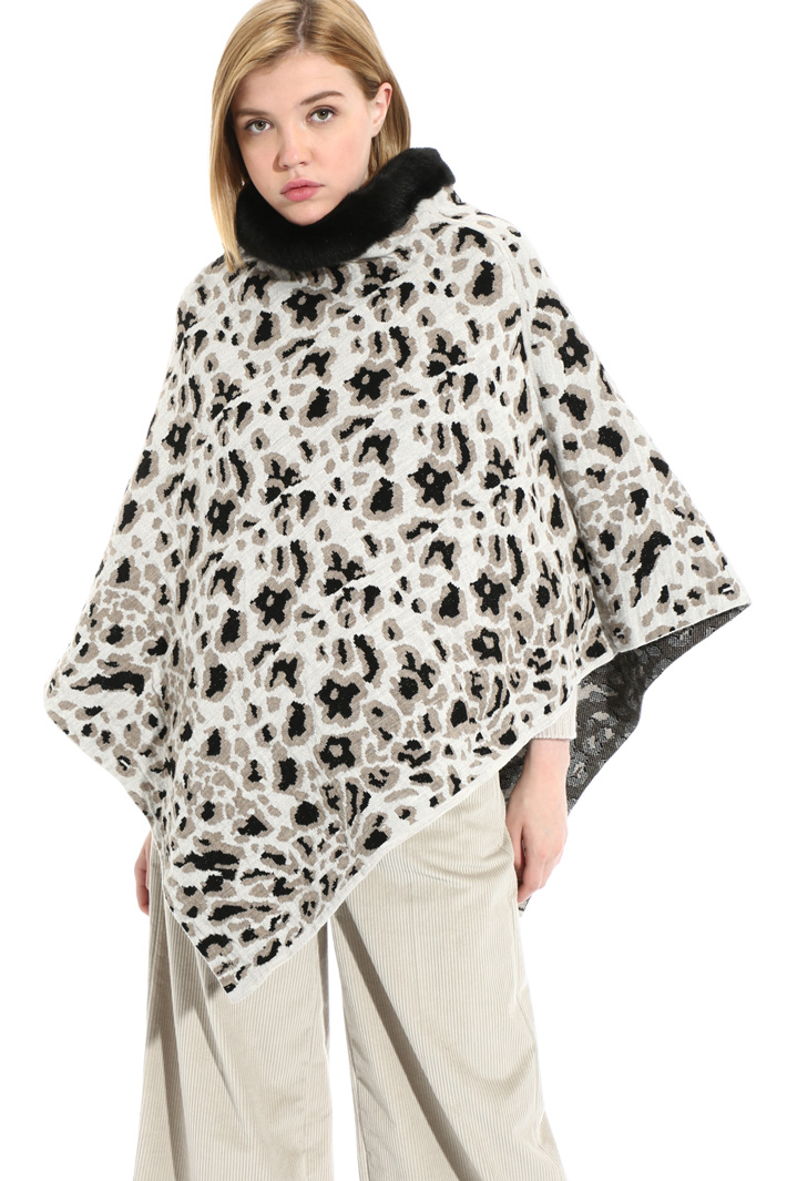 High necked poncho Intrend High necked poncho Intrend