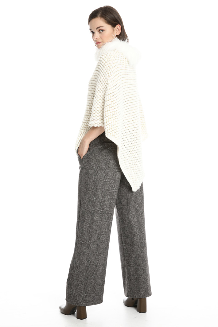 Wool blend yarn poncho Intrend Wool blend yarn poncho Intrend