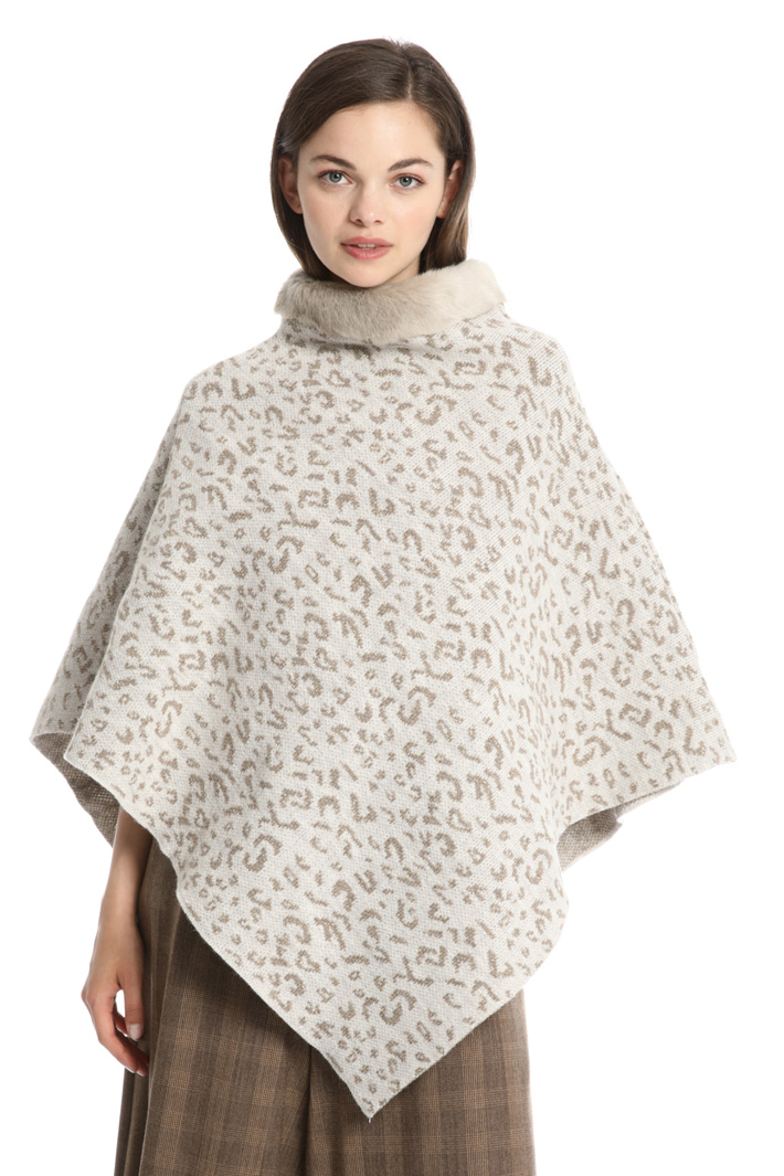 Lurex effect poncho Intrend Lurex effect poncho Intrend