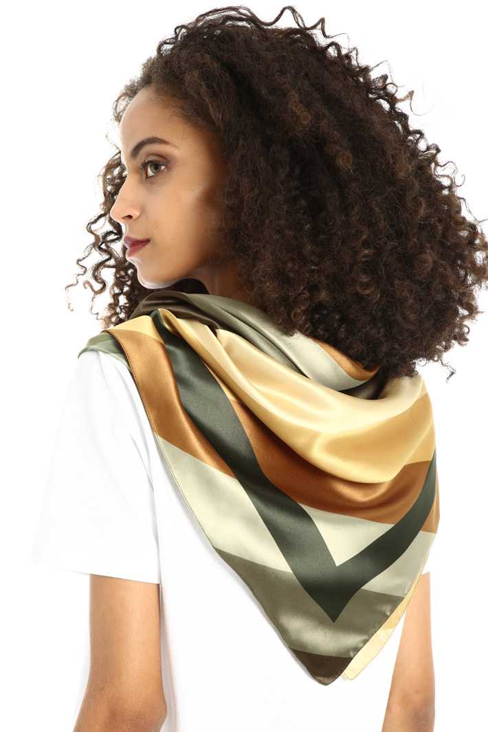 Geometric pattern foulard Intrend Geometric pattern foulard Intrend