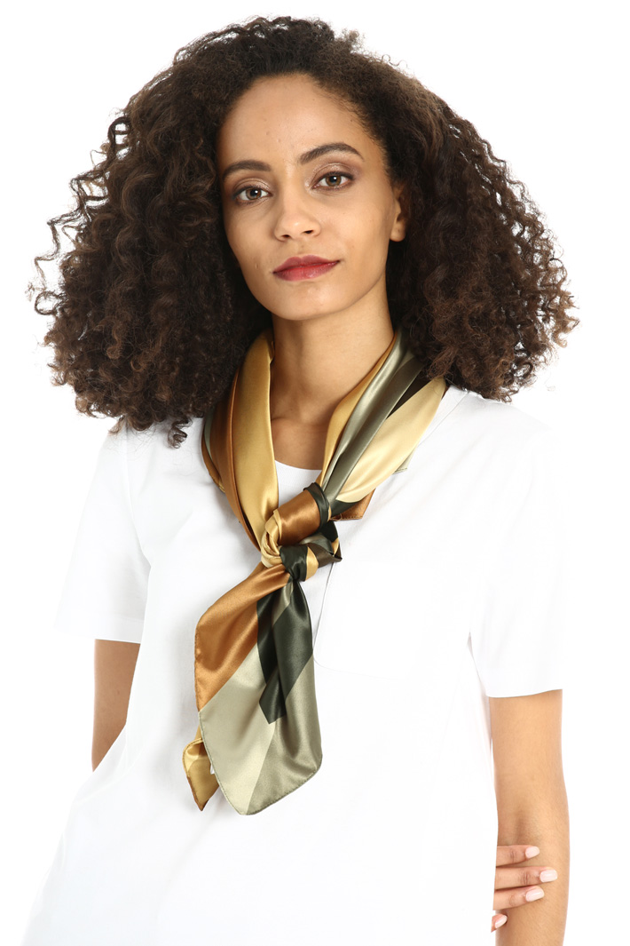 Geometric pattern foulard Intrend Geometric pattern foulard Intrend
