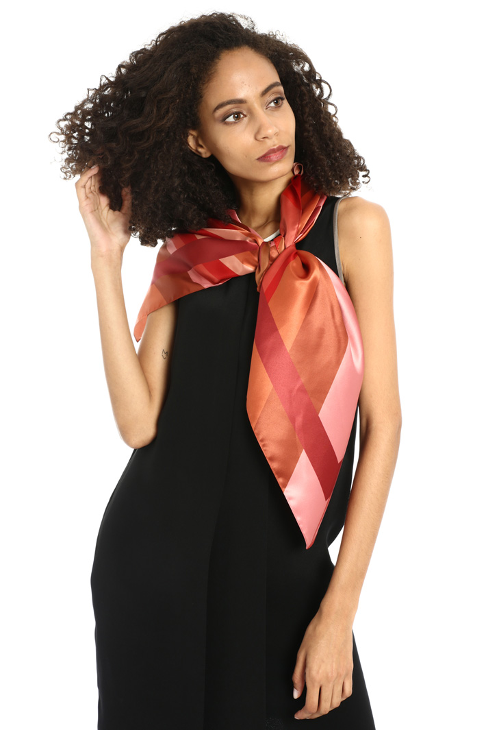 Geometric pattern foulard Intrend Geometric pattern foulard Intrend
