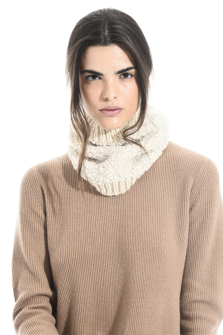 Wool and viscose collar Intrend Wool and viscose collar Intrend