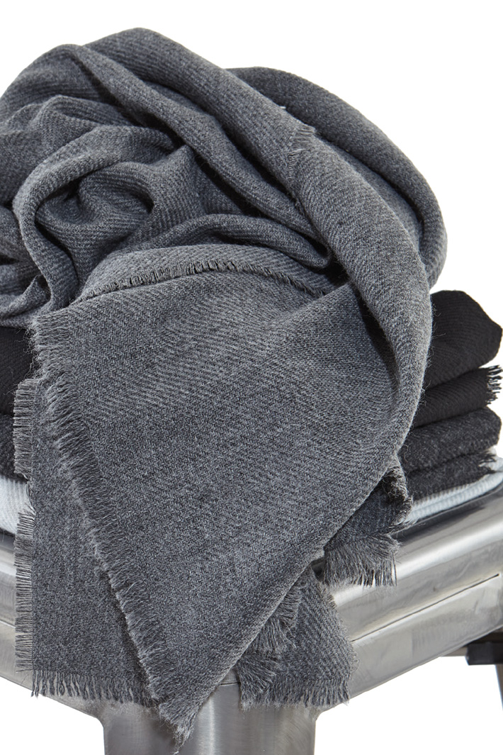 Fringed scarf Intrend Fringed scarf Intrend