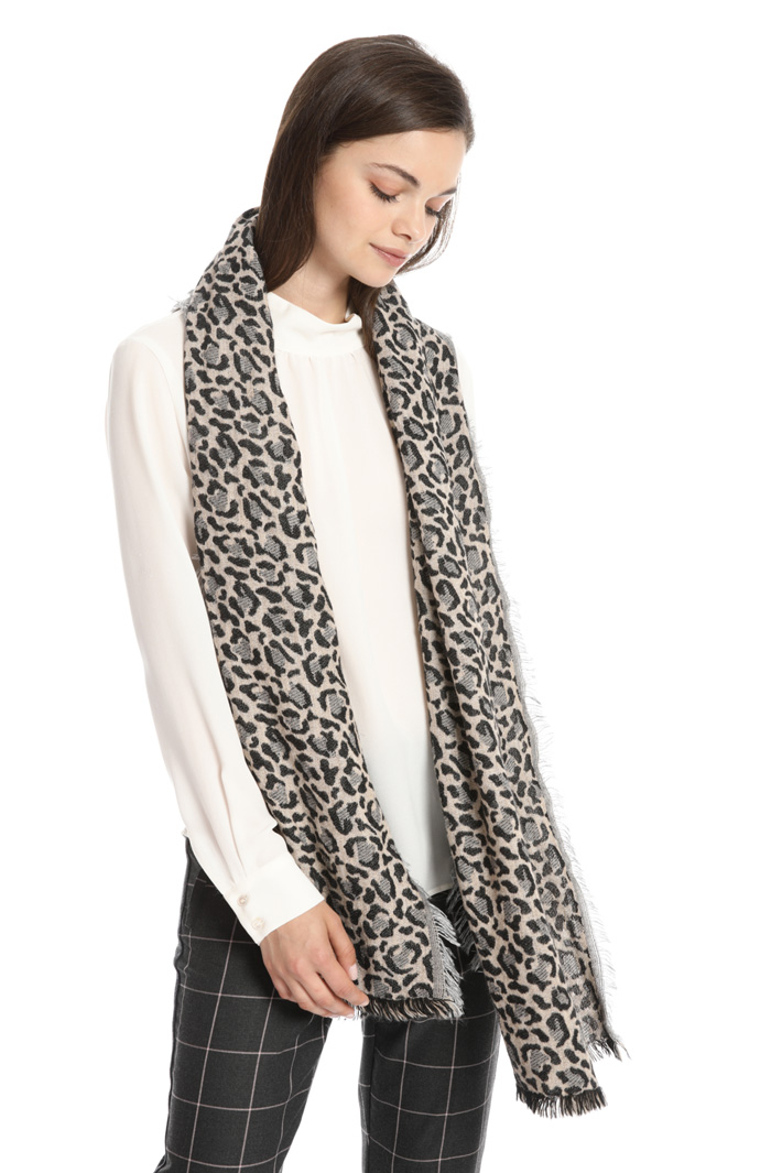 Soft animal print scarf Intrend Soft animal print scarf Intrend