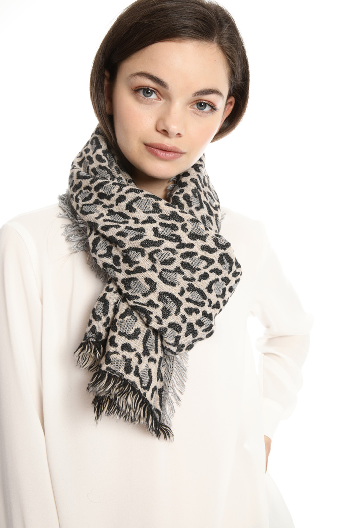 Soft animal print scarf Intrend Soft animal print scarf Intrend