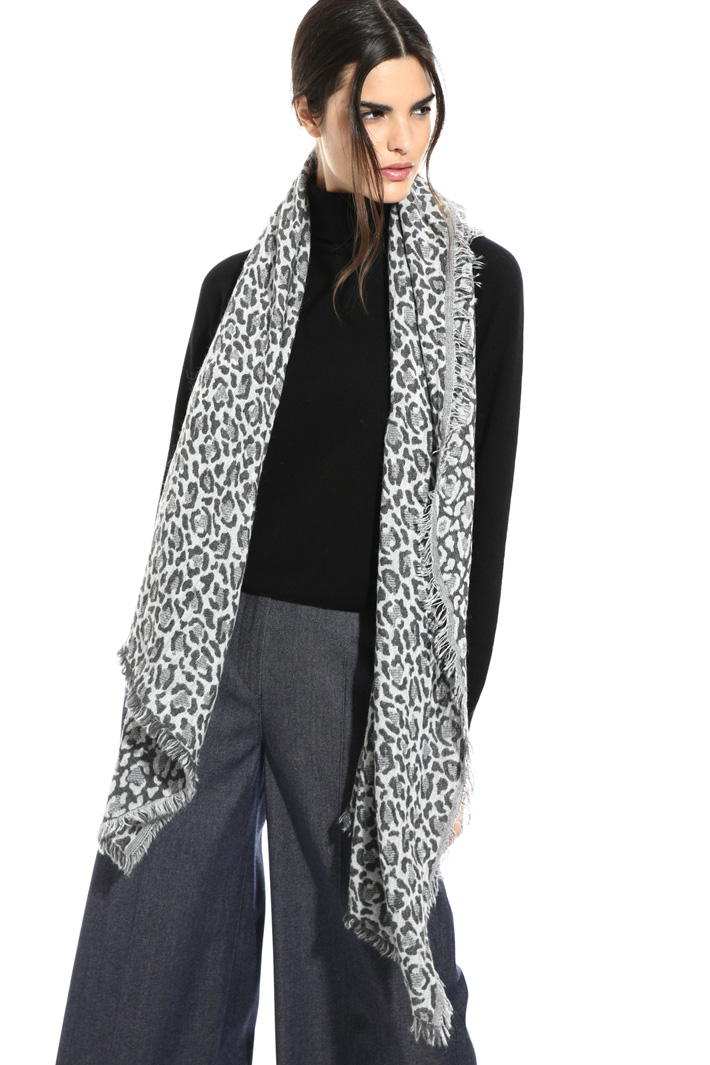 Soft animal print scarf Intrend Soft animal print scarf Intrend