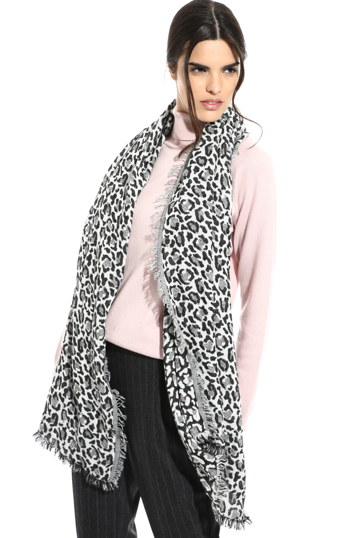 Soft animal print scarf Intrend Soft animal print scarf Intrend