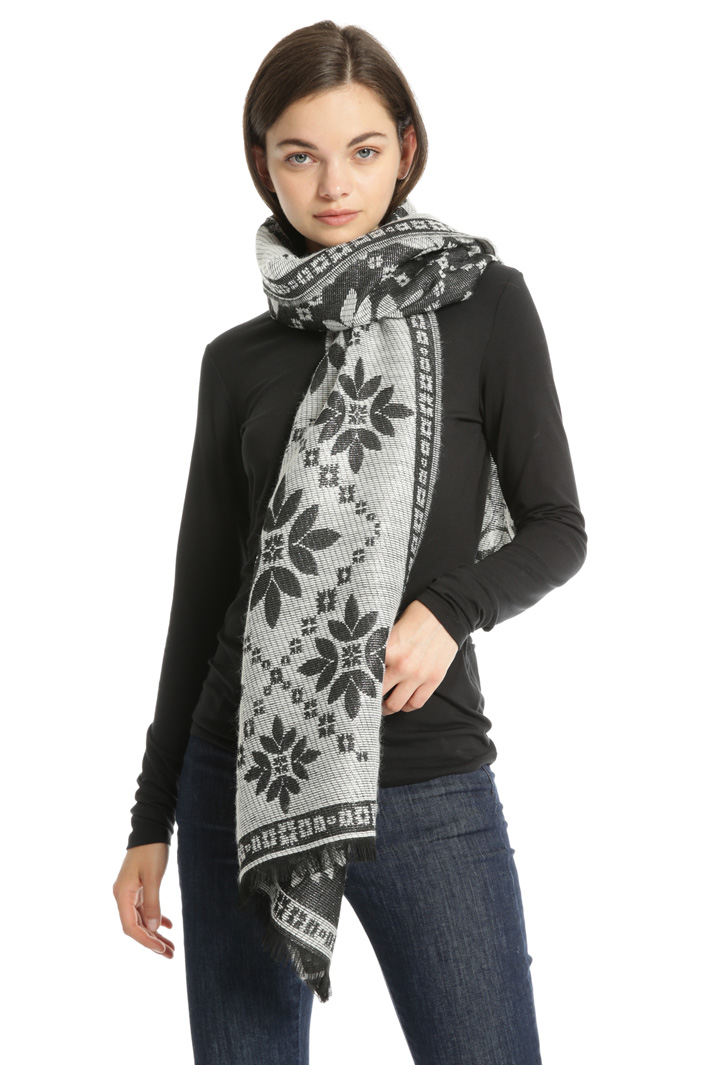 Lurex jacquard scarf Intrend Lurex jacquard scarf Intrend
