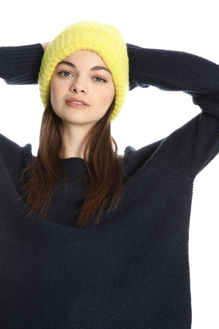 Mohair blend knit hat Intrend Mohair blend knit hat Intrend