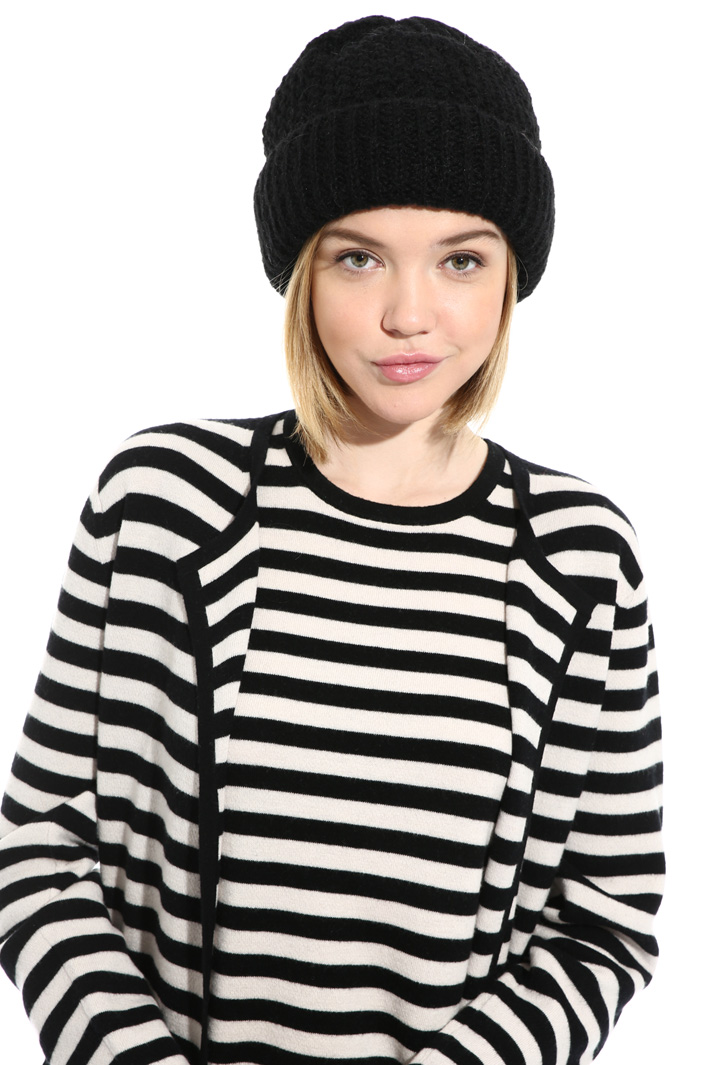 Mohair blend knit hat Intrend Mohair blend knit hat Intrend