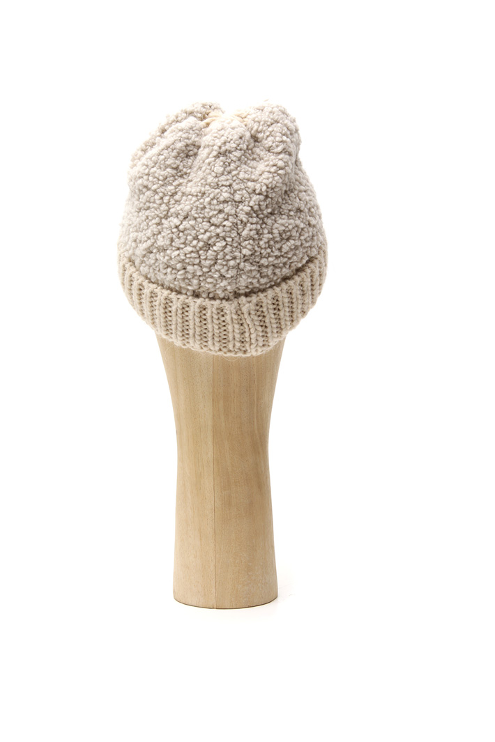 Bouclé wool knit hat Intrend Bouclé wool knit hat Intrend