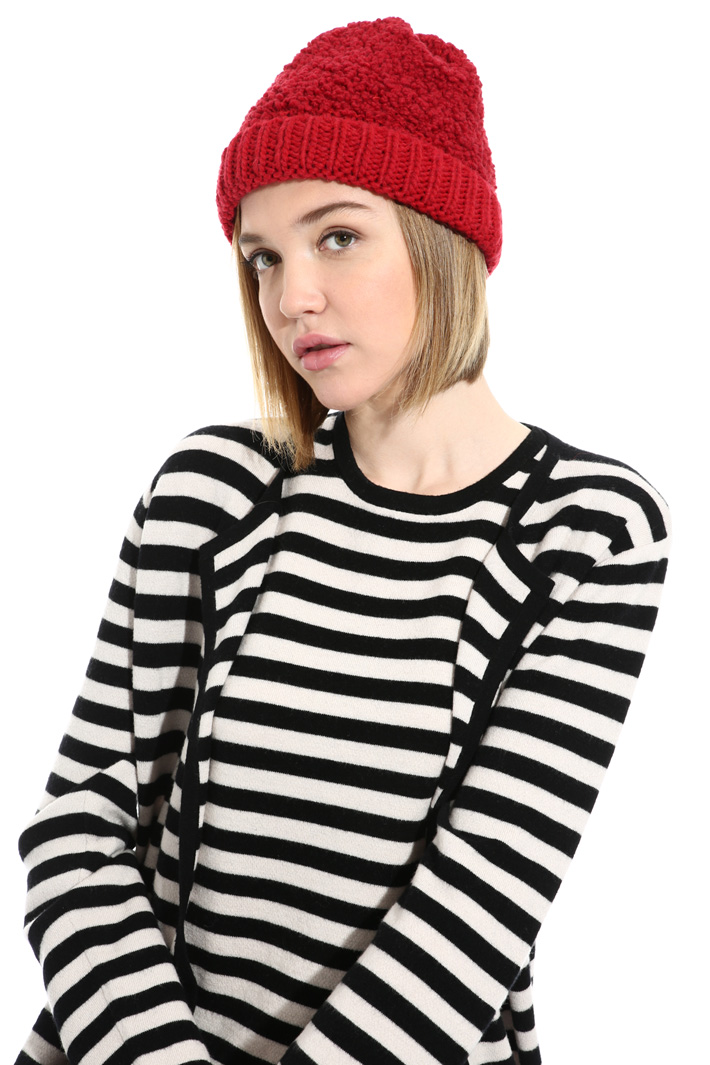 Bouclé wool knit hat Intrend Bouclé wool knit hat Intrend