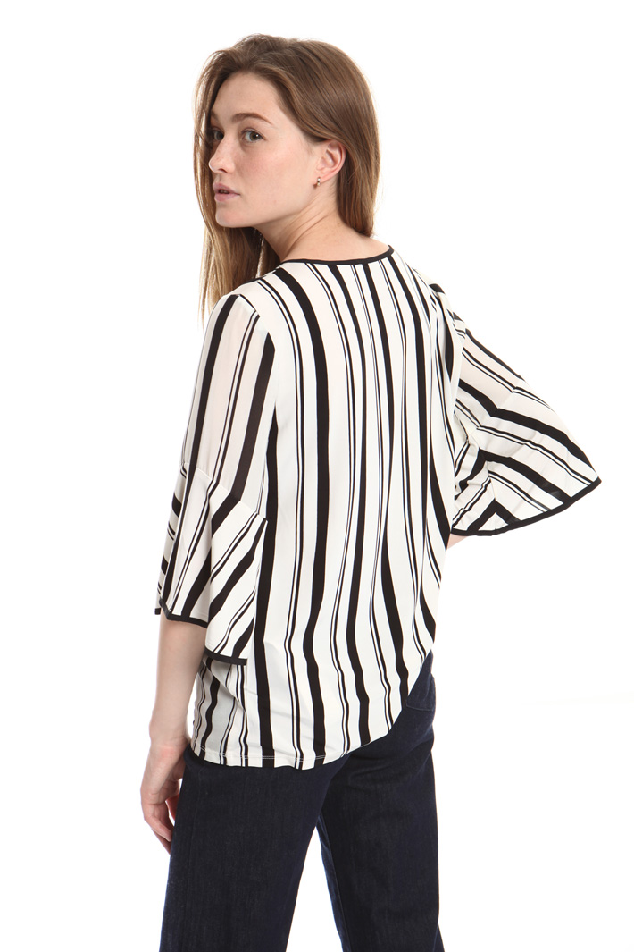 Silk and viscose blouse Intrend Silk and viscose blouse Intrend
