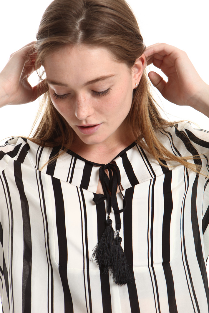 Silk and viscose blouse Intrend Silk and viscose blouse Intrend