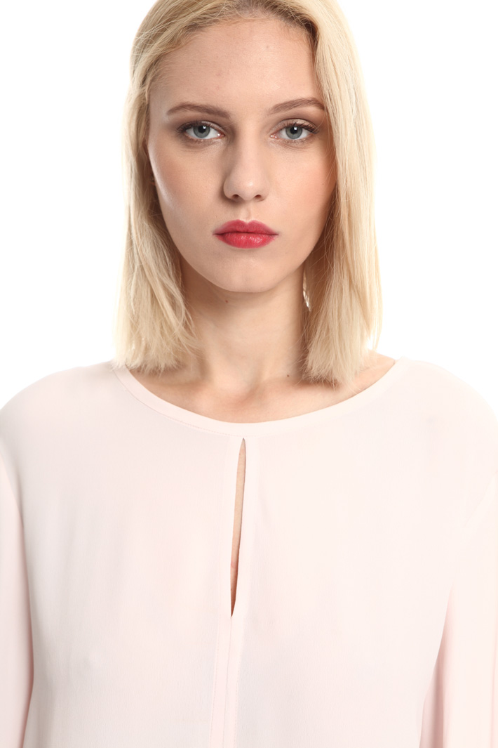 Silk crepe blouse Intrend Silk crepe blouse Intrend