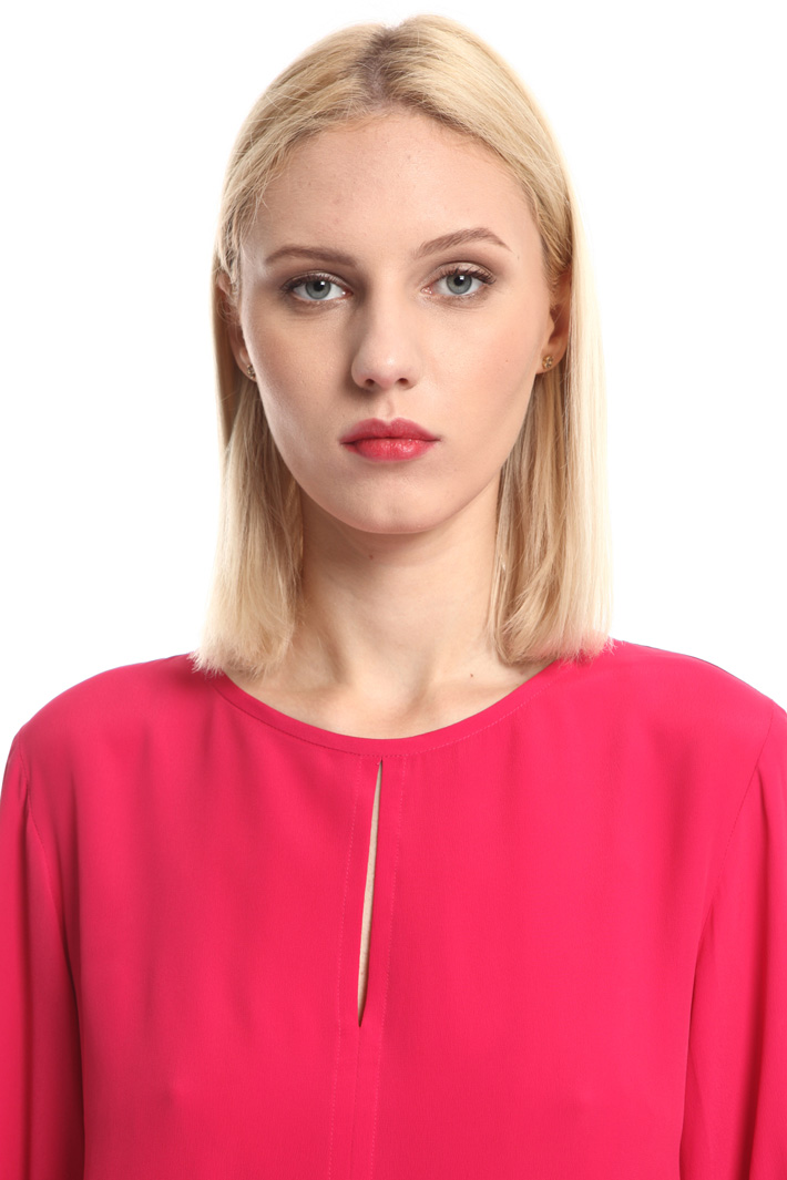 Silk crepe blouse Intrend Silk crepe blouse Intrend