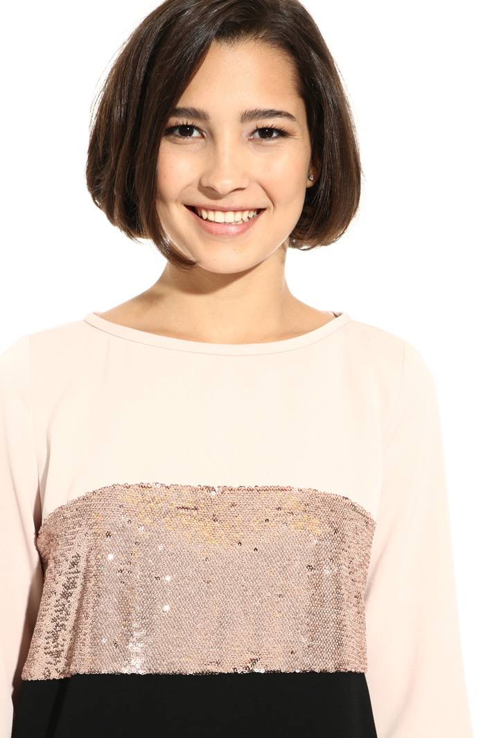 Tunic with sequin inserts Intrend Tunic with sequin inserts Intrend