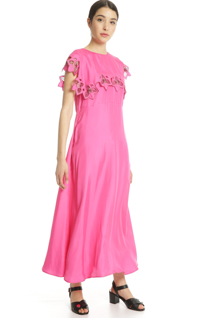 Opaque satin dress Intrend Opaque satin dress Intrend