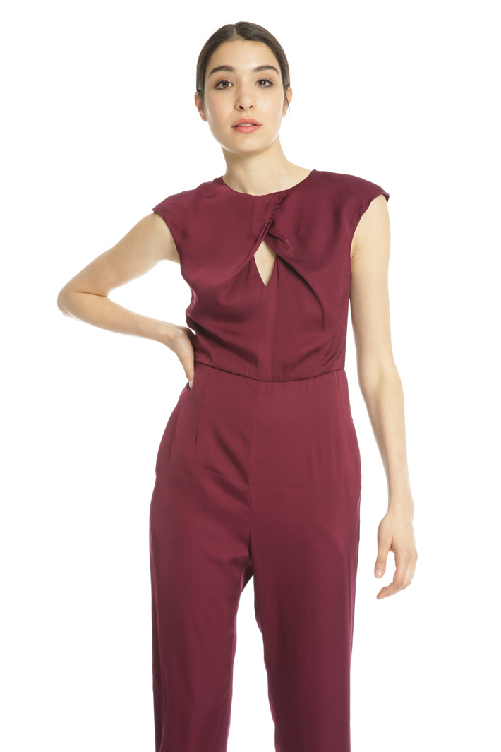 Viscose satin jumpsuit Intrend Viscose satin jumpsuit Intrend
