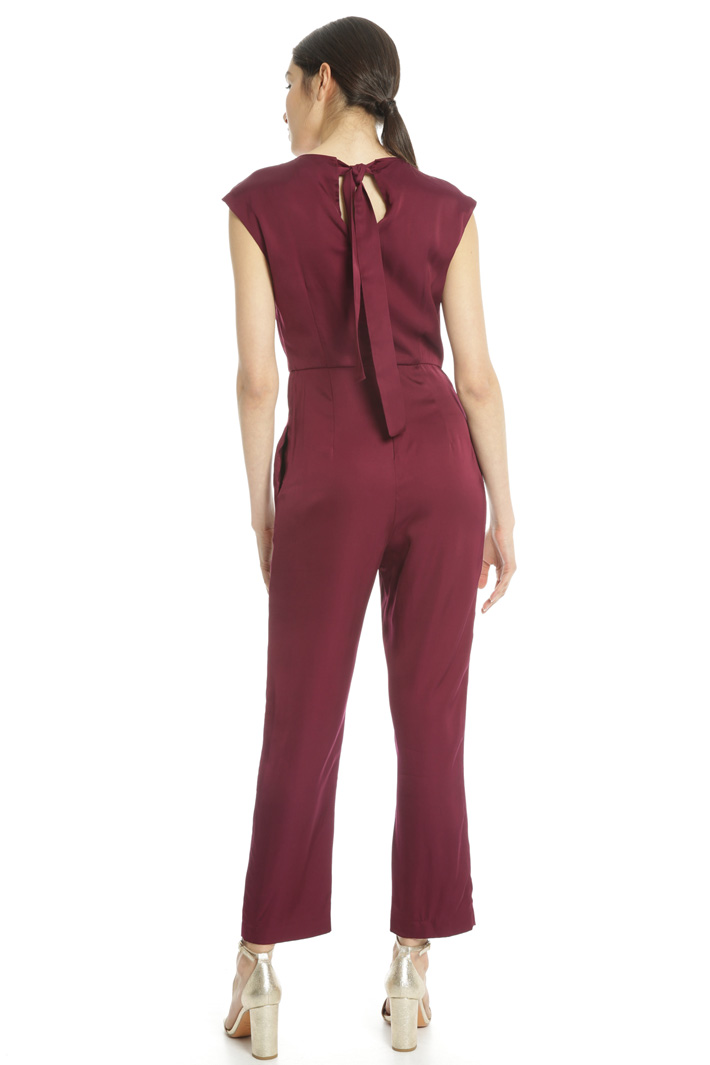 Viscose satin jumpsuit Intrend Viscose satin jumpsuit Intrend