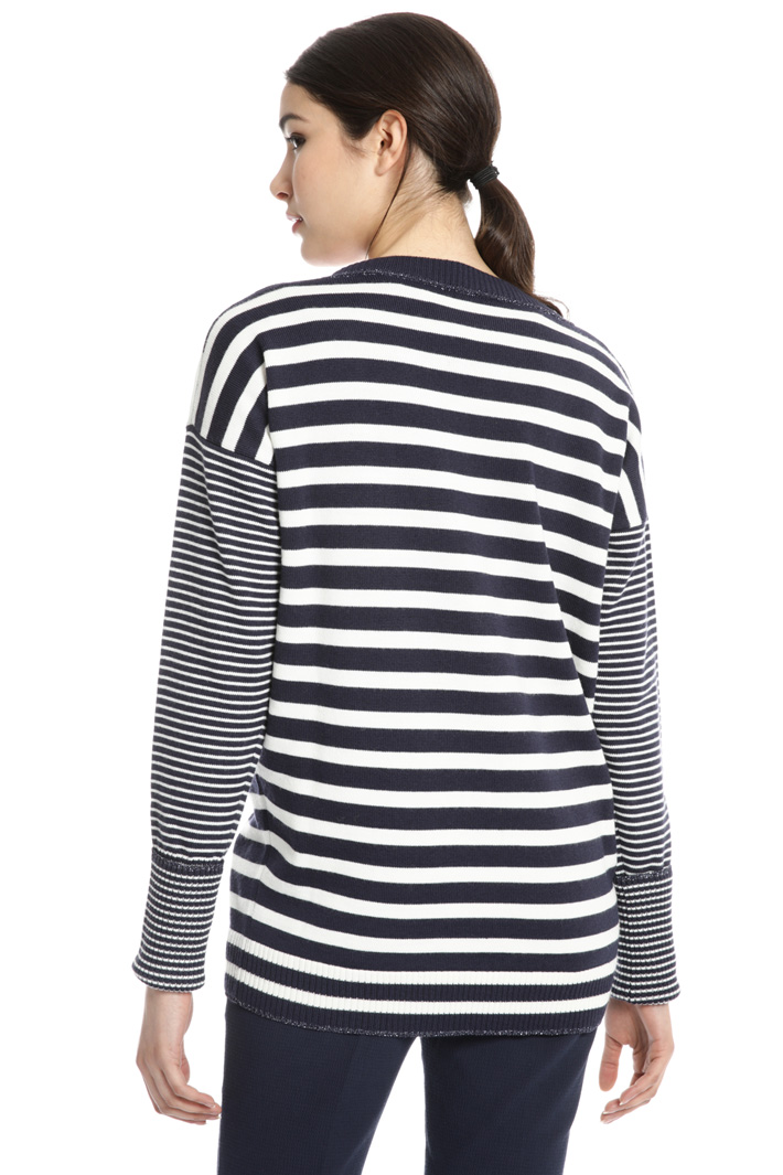 Wide V-neck sweater Intrend Wide V-neck sweater Intrend