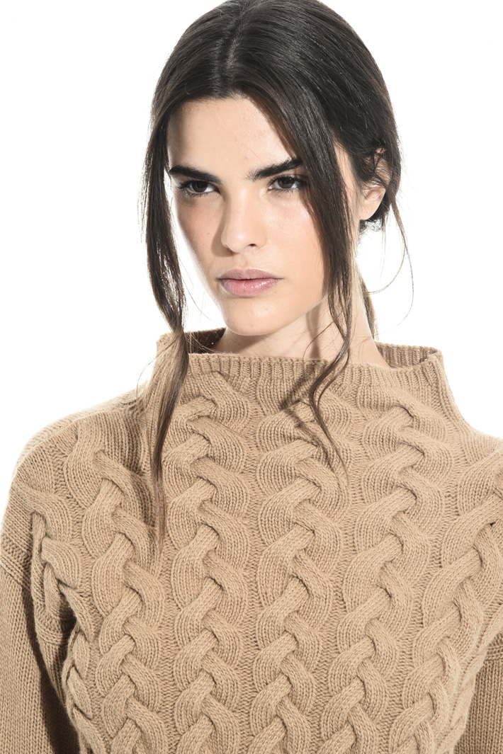 Braided knit sweater Intrend Braided knit sweater Intrend