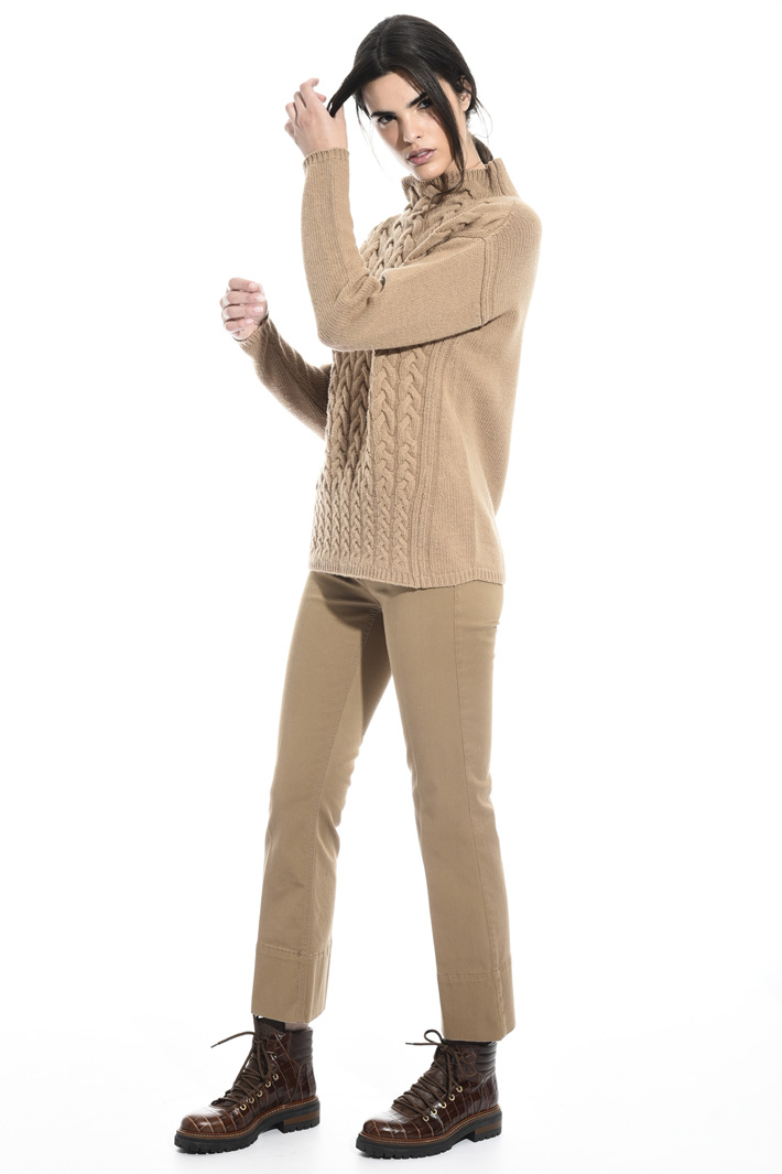 Braided knit sweater Intrend Braided knit sweater Intrend