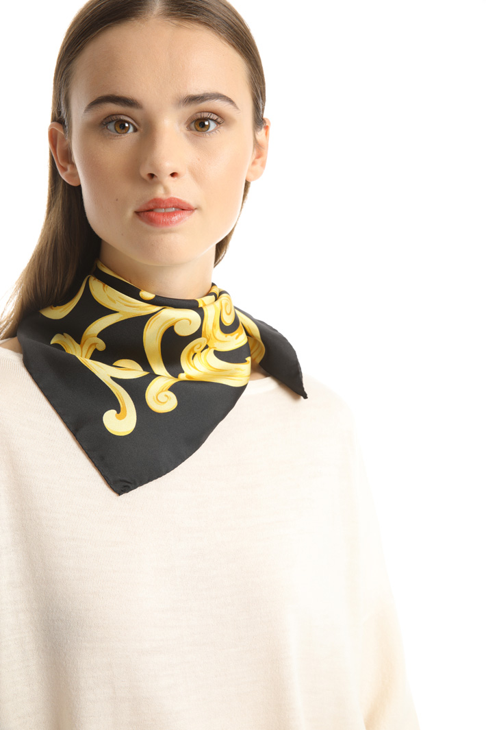 Pure silk foulard Intrend Pure silk foulard Intrend