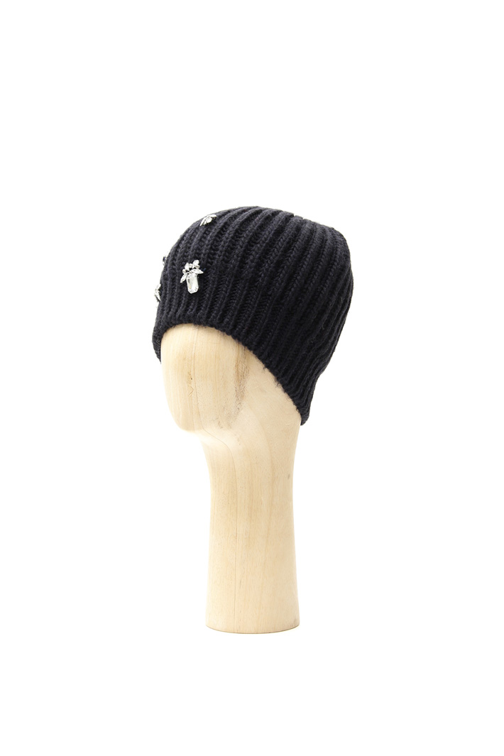 Knit hat with rhinestones Intrend Knit hat with rhinestones Intrend