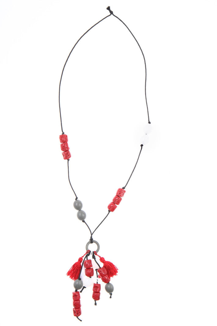 Resin necklace with tassels
Intrend Resin necklace with tassels
Intrend