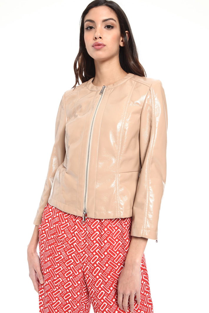 Varnish effect jacket Intrend Varnish effect jacket Intrend