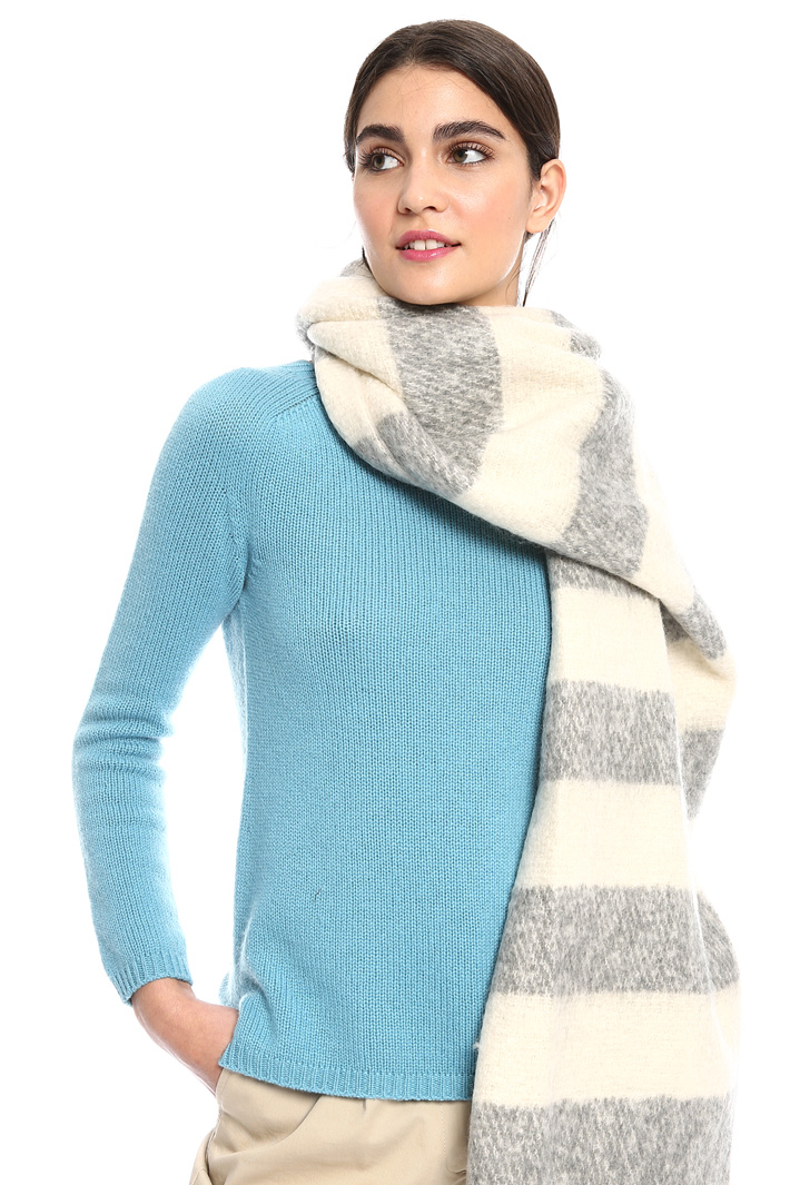 Scarf with maxi fringes Intrend Scarf with maxi fringes Intrend