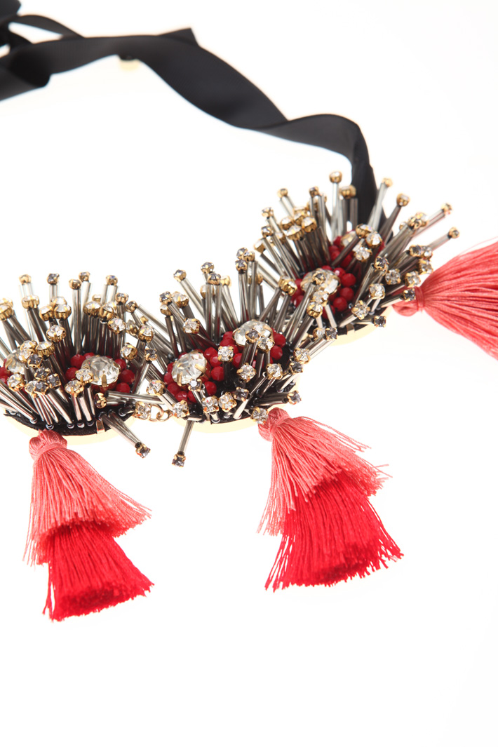 Crewneck necklace with rhinestones
Intrend Crewneck necklace with rhinestones
Intrend
