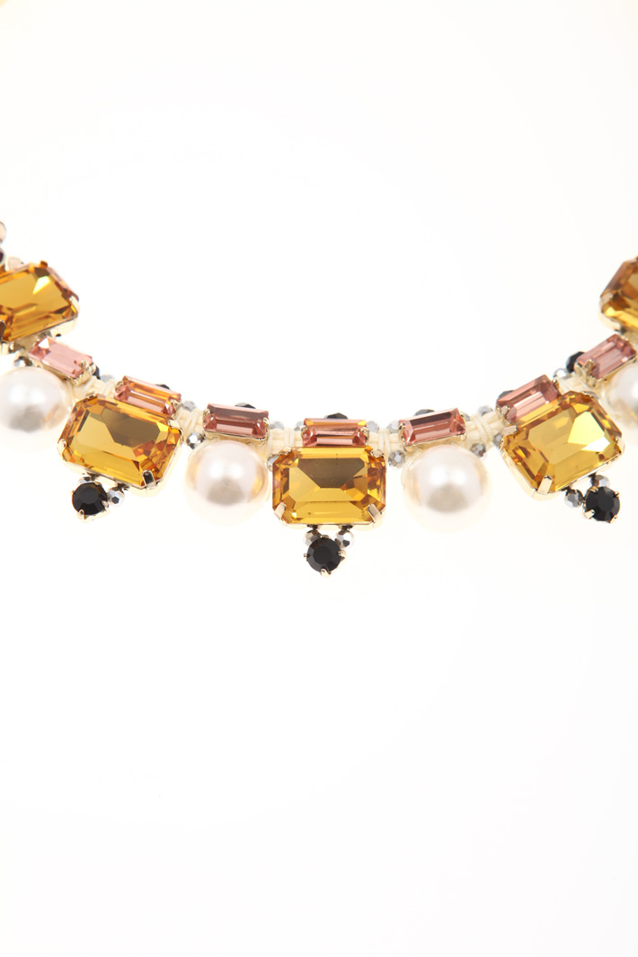 Choker with rhinestones
Intrend Choker with rhinestones
Intrend