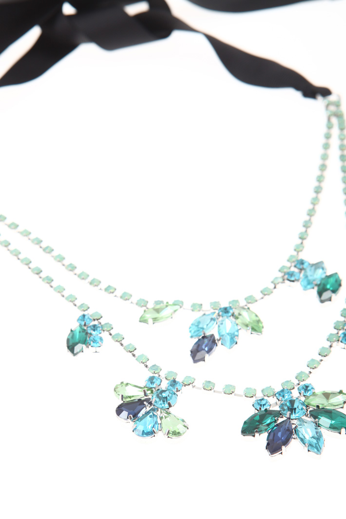 Necklace with ribbon
Intrend Necklace with ribbon
Intrend