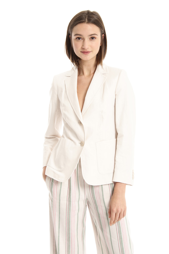 Two button linen blend blazer Intrend Two button linen blend blazer Intrend
