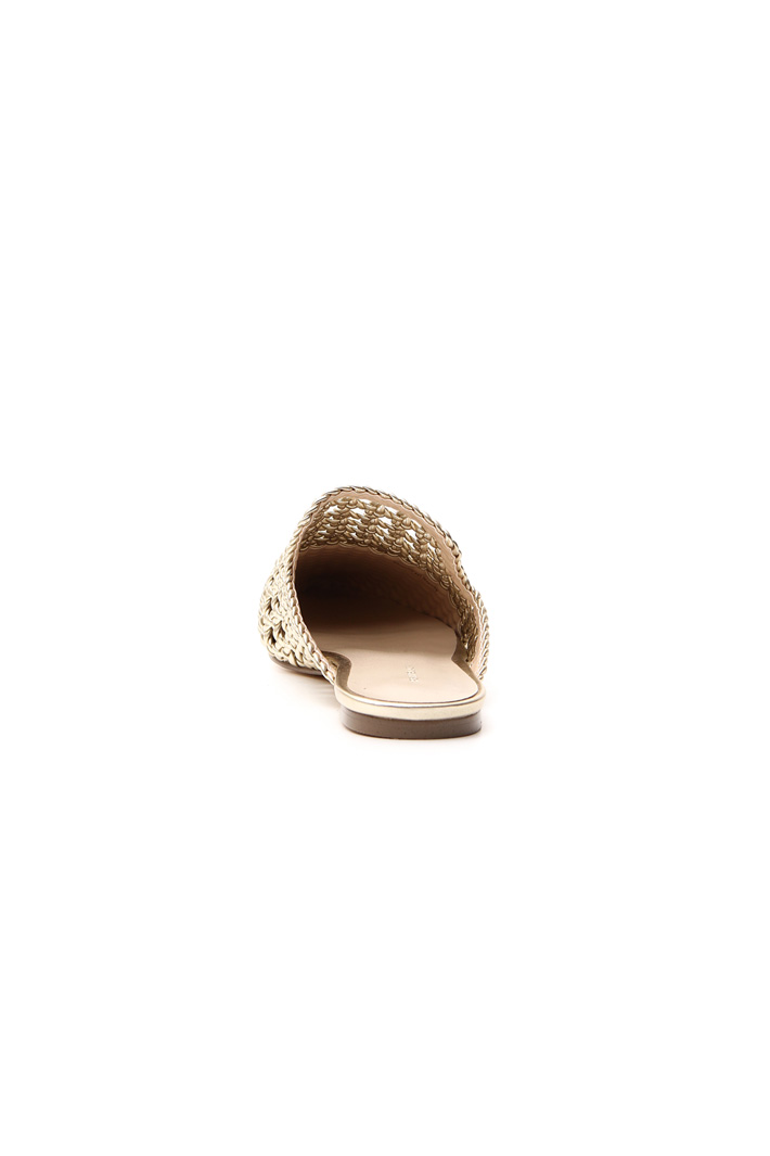 Sabot with weave effect
Intrend Sabot with weave effect
Intrend