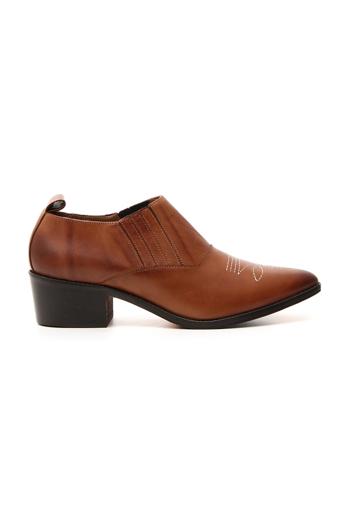 Pointed toe moccasin with heel Intrend Pointed toe moccasin with heel Intrend