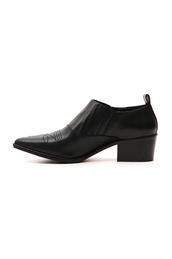 Pointed toe moccasin with heel Intrend Pointed toe moccasin with heel Intrend