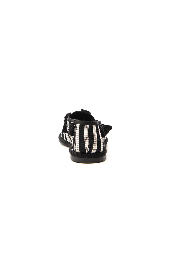 Raffia moccasin with tassels
Intrend Raffia moccasin with tassels
Intrend