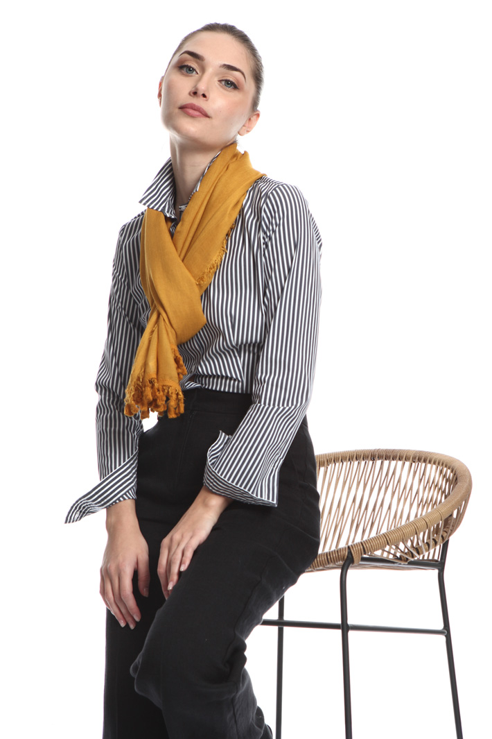 Scarf with cotton details Intrend Scarf with cotton details Intrend