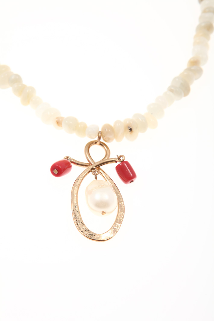Necklace with stones and pendant
Intrend Necklace with stones and pendant
Intrend