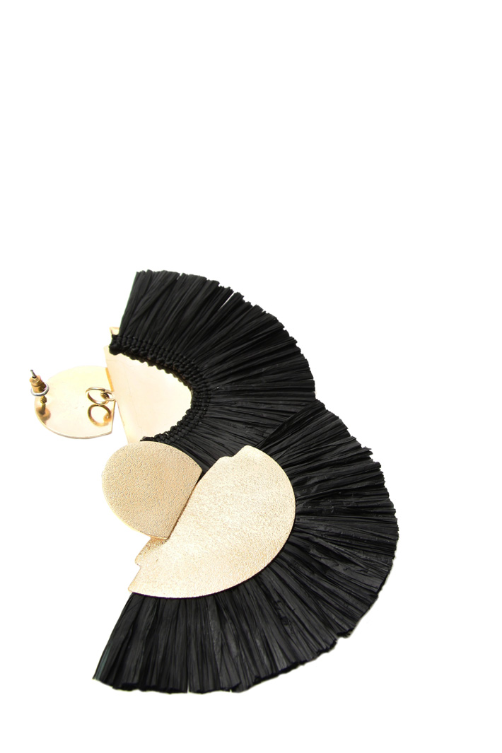 Fringed raffia earrings Intrend Fringed raffia earrings Intrend