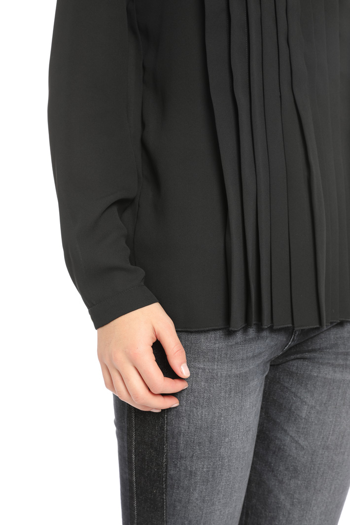 Pleated blouse Intrend Pleated blouse Intrend