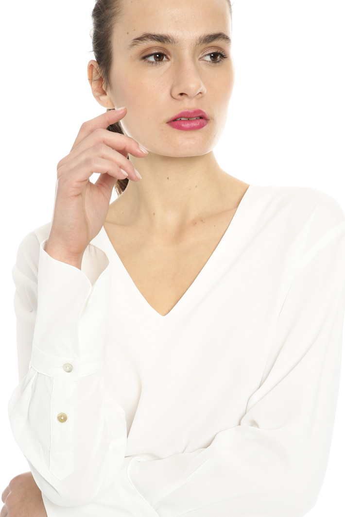 Silk blend crepe blouse Intrend Silk blend crepe blouse Intrend