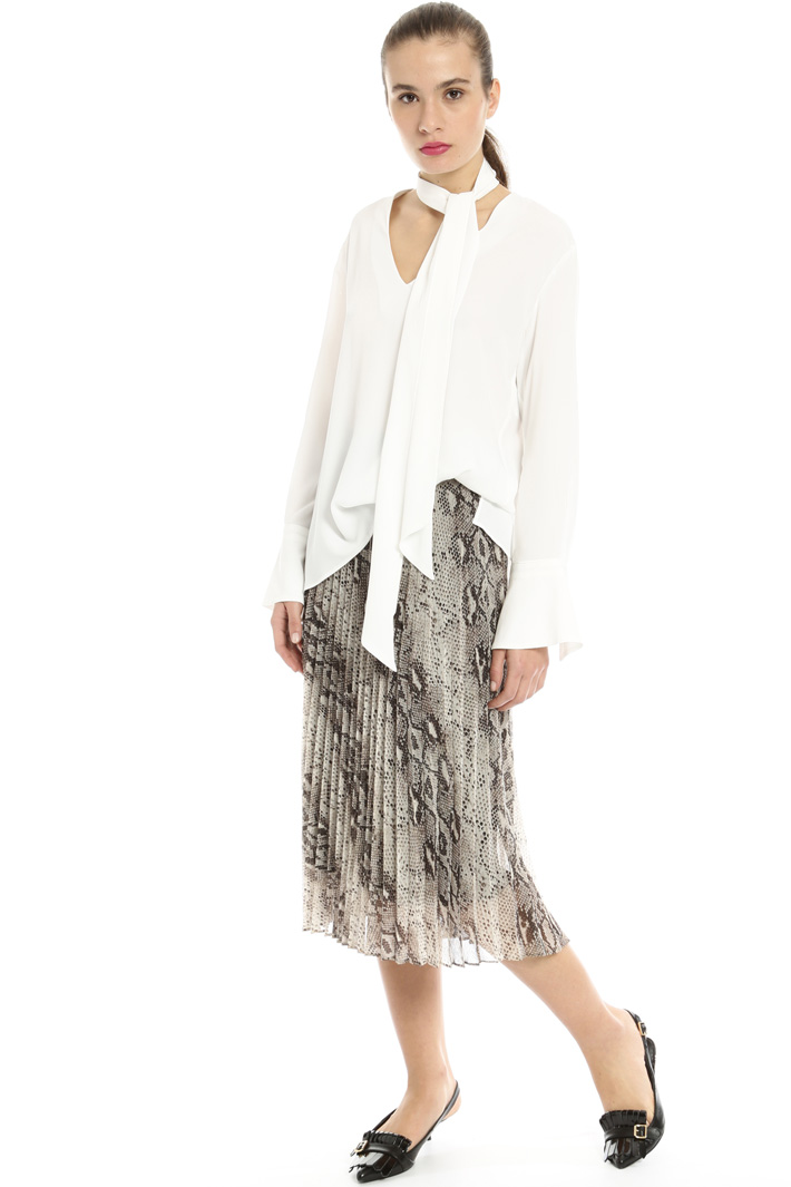 Silk blend crepe blouse Intrend Silk blend crepe blouse Intrend