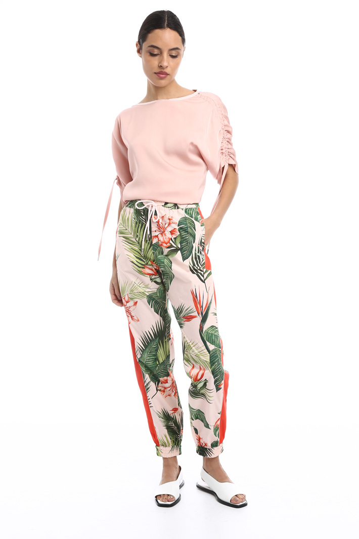 Printed jogging style trousers Intrend Printed jogging style trousers Intrend